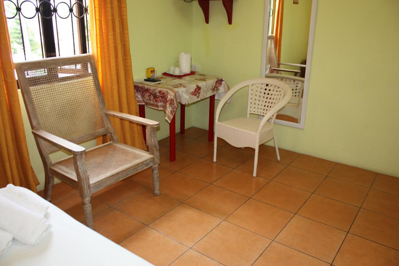 Sm Lodge Trou d'Eau Douce Luaran gambar