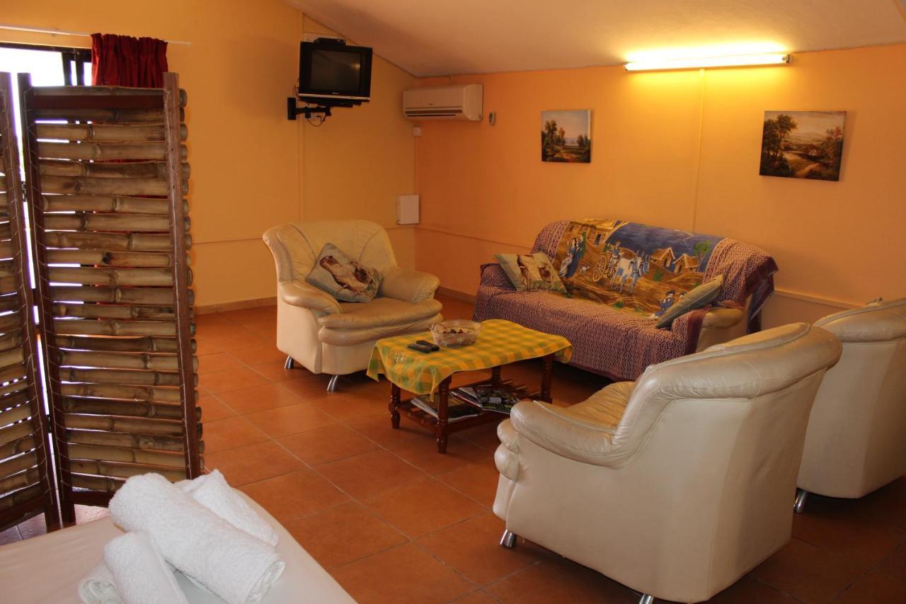 Sm Lodge Trou d'Eau Douce Luaran gambar
