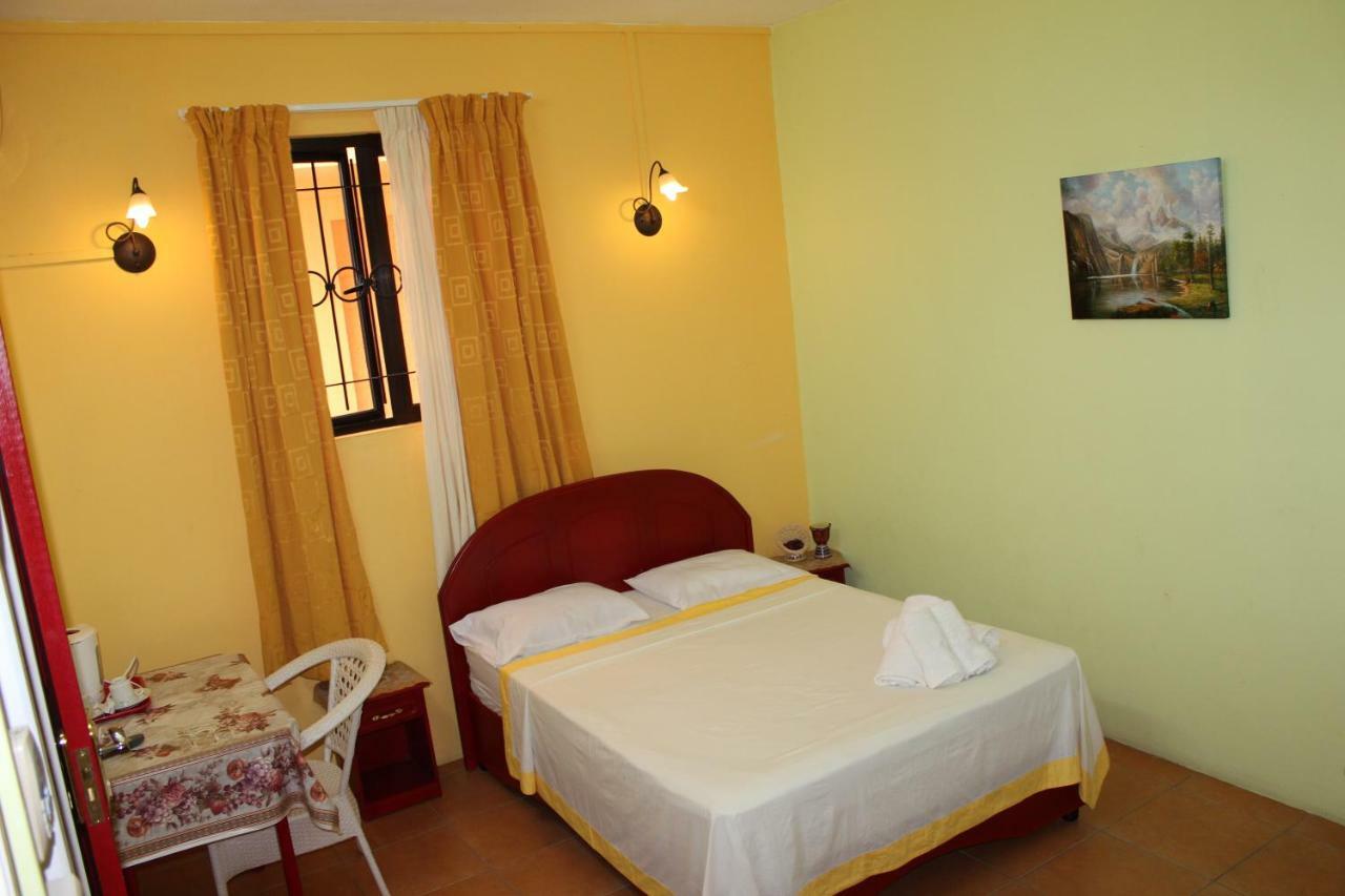 Sm Lodge Trou d'Eau Douce Luaran gambar